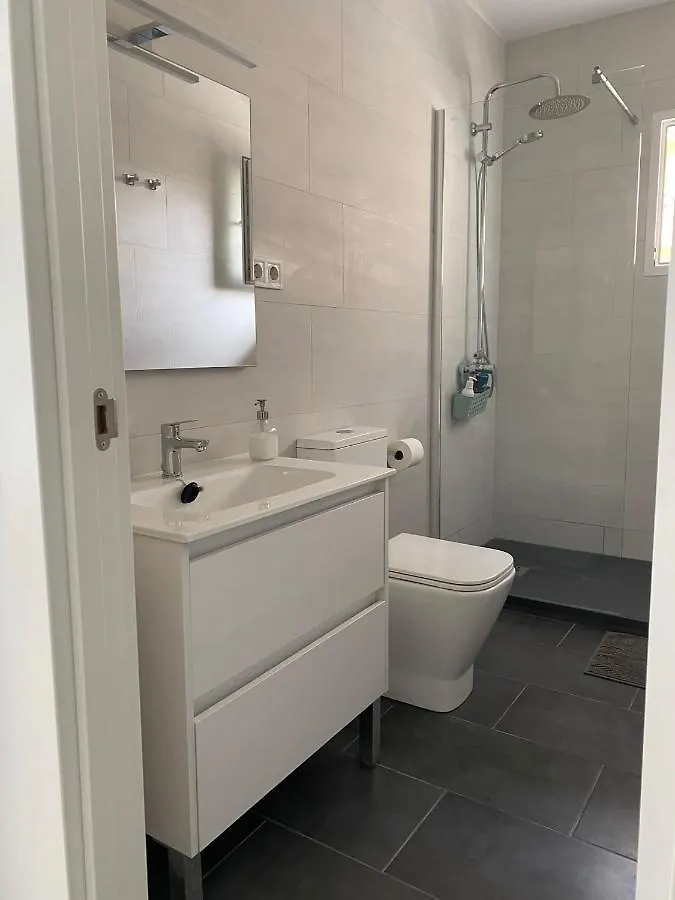 Sunny Apartment Near The Beach. Rincon de la Victoria
