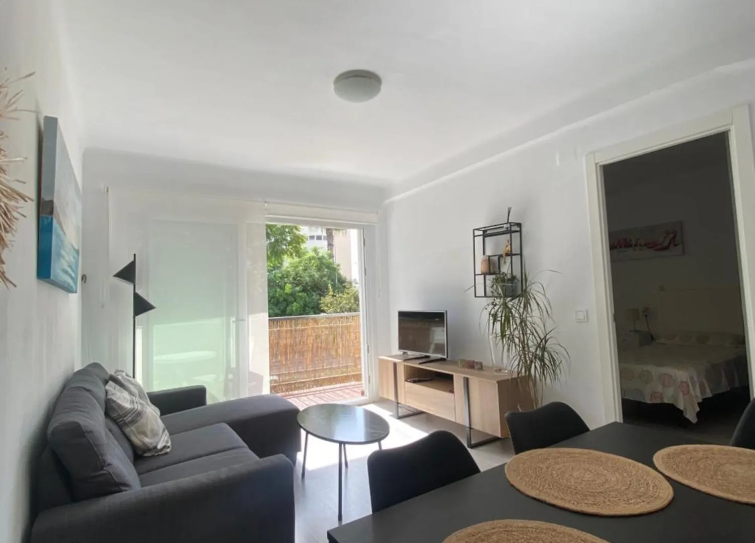 Sunny Apartment Near The Beach. Rincon de la Victoria